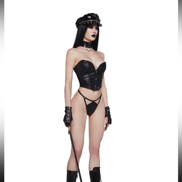 Black Faux Leather Corset and Thong Set - Picture 4 of 5